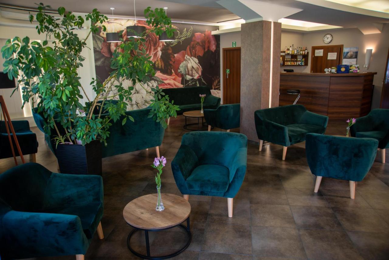 Centrum Restauracyjno-Hotelowe Florres Pawłowiczki Εξωτερικό φωτογραφία