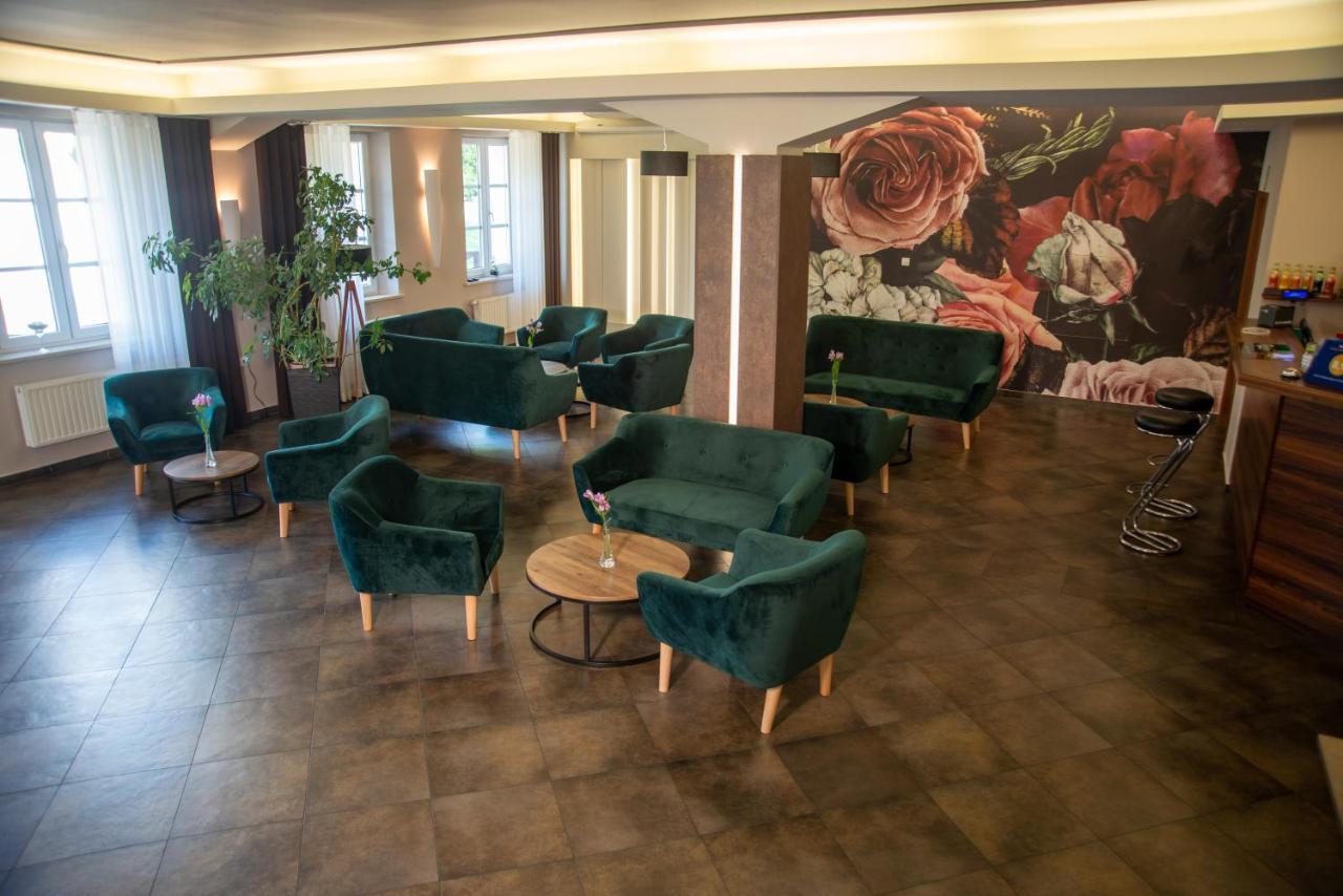 Centrum Restauracyjno-Hotelowe Florres Pawłowiczki Εξωτερικό φωτογραφία