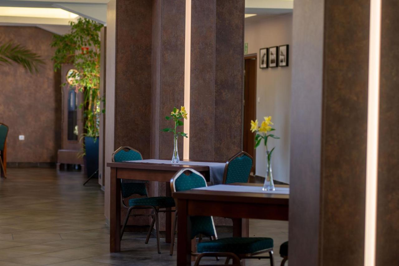 Centrum Restauracyjno-Hotelowe Florres Pawłowiczki Εξωτερικό φωτογραφία