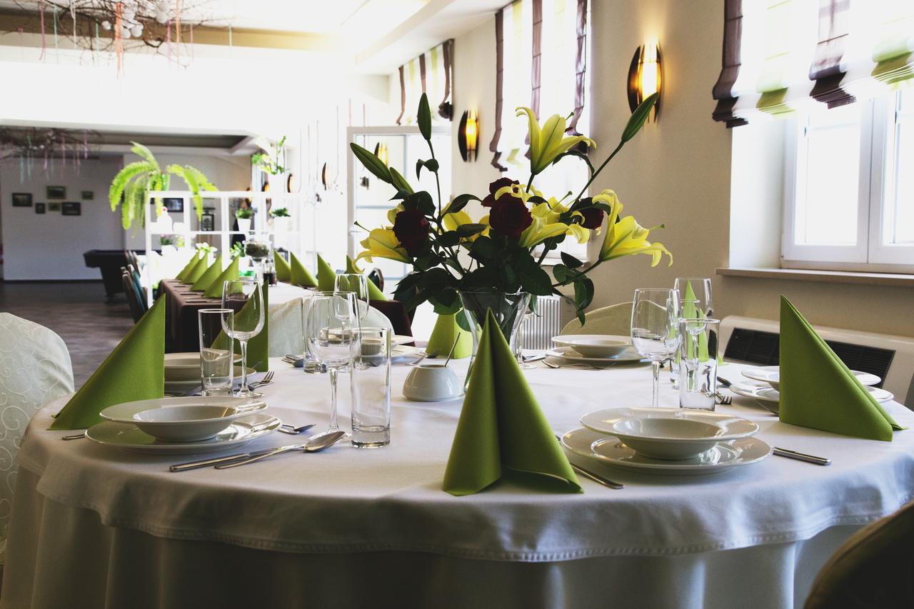 Centrum Restauracyjno-Hotelowe Florres Pawłowiczki Εξωτερικό φωτογραφία